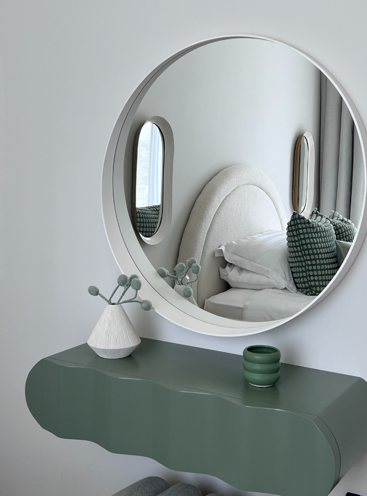 Altair green dressing table with round mirror above