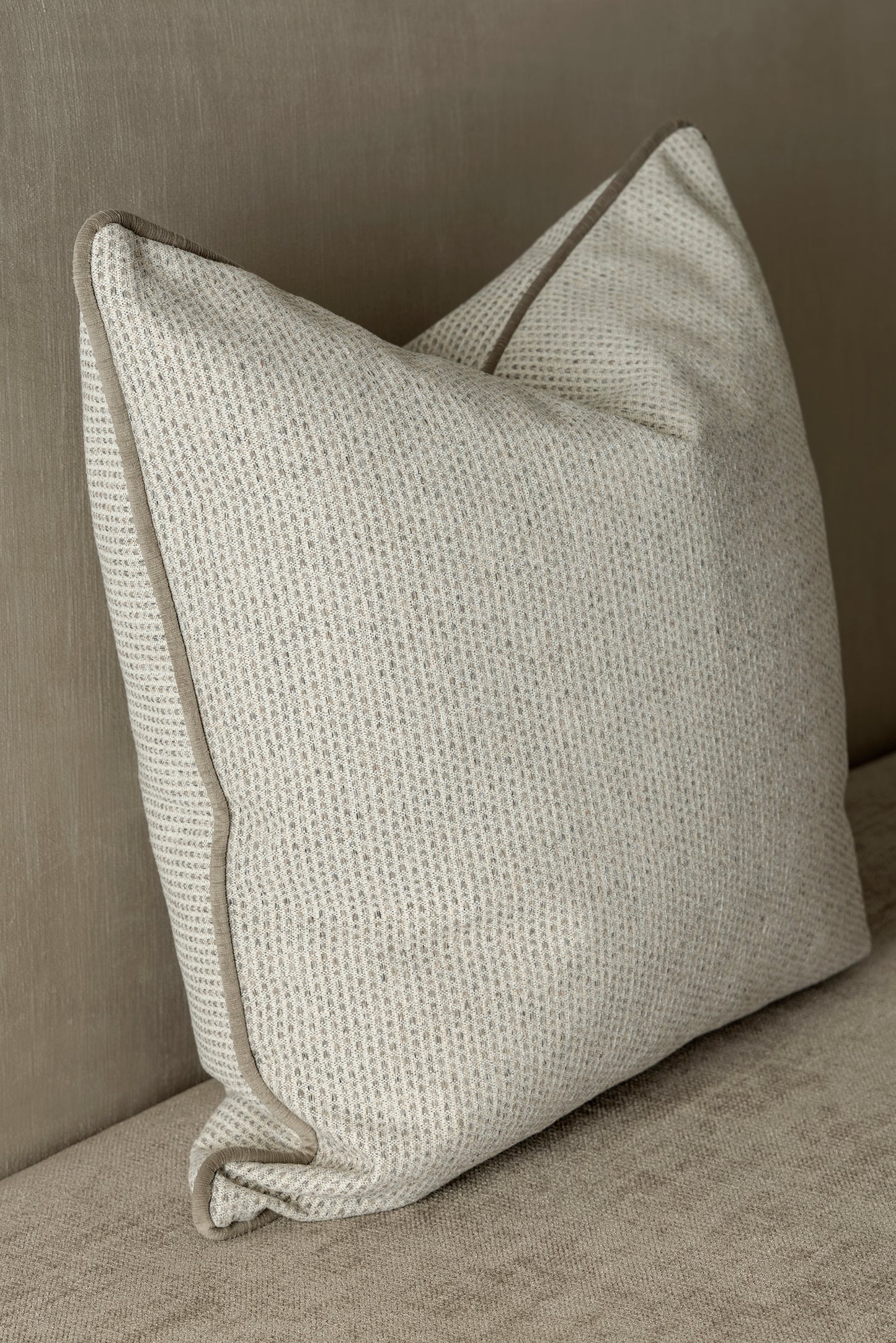 
                  
                    Reeves Cushion Set
                  
                