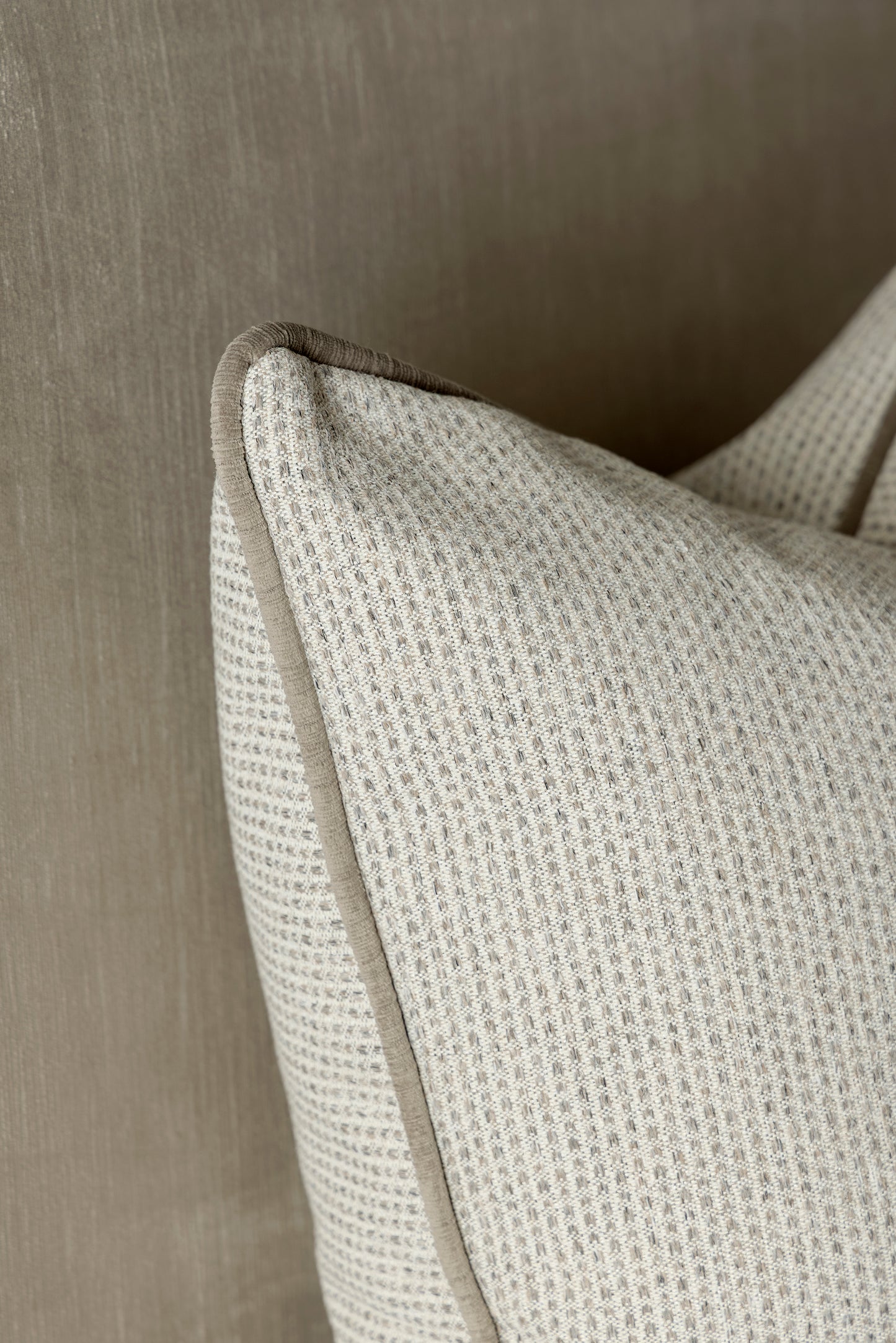
                  
                    Reeves Cushion Set
                  
                