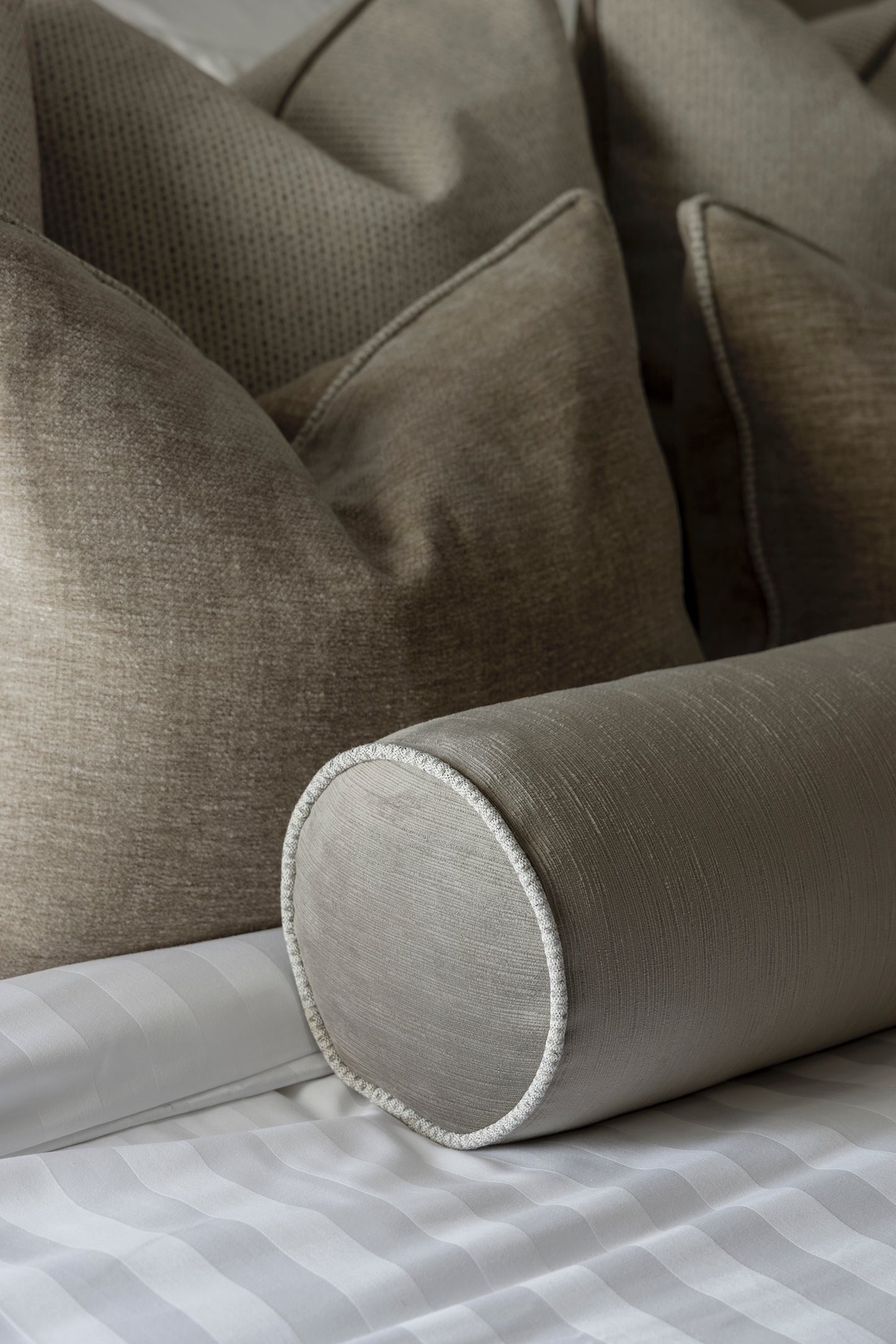 
                  
                    Reeves Cushion Set
                  
                