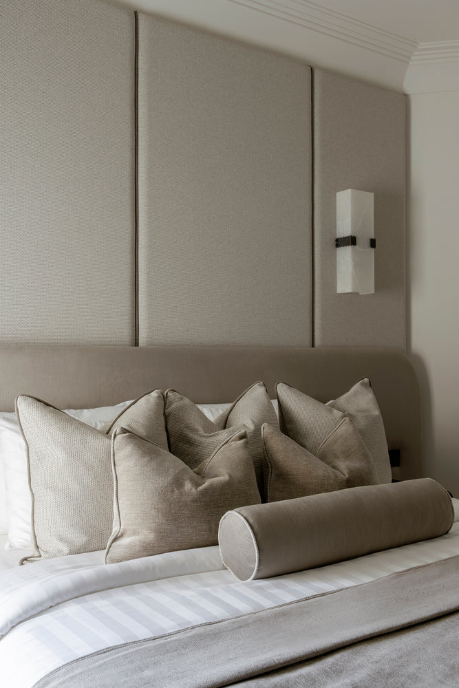 
                  
                    Reeves Bed & Wall Feature
                  
                