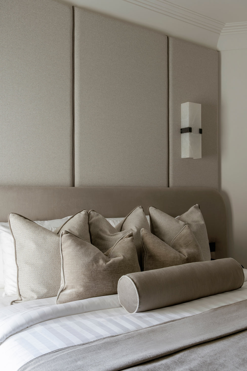 Reeves Cushion Set