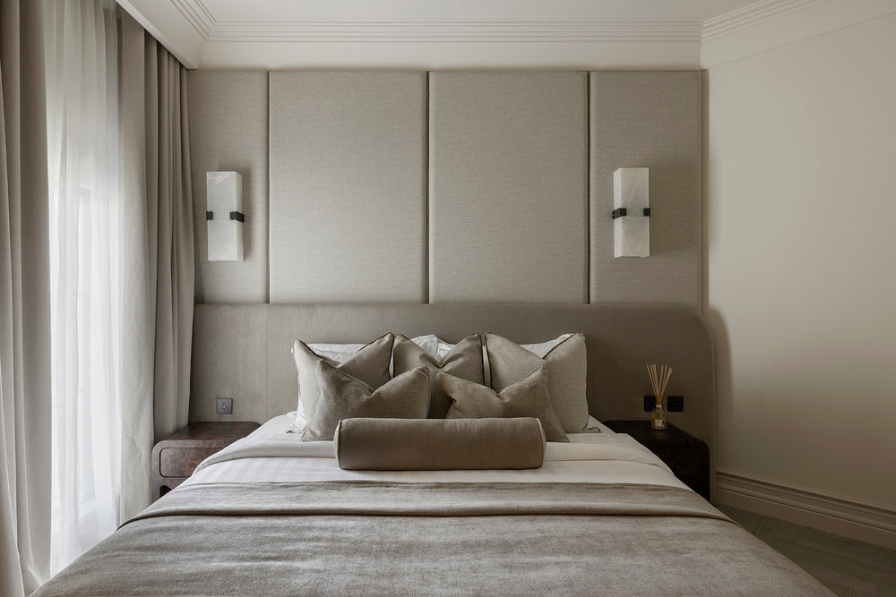 Reeves Bed & Wall Feature