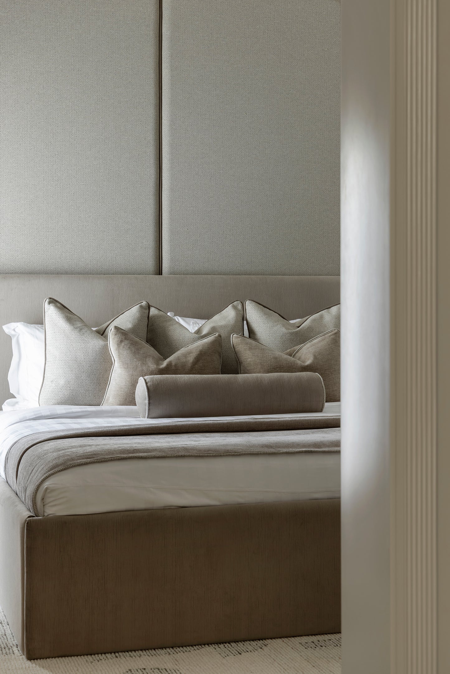 
                  
                    Reeves Bed & Wall Feature
                  
                