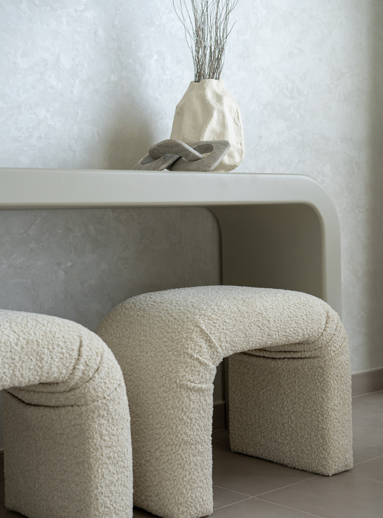 Vela Console Table